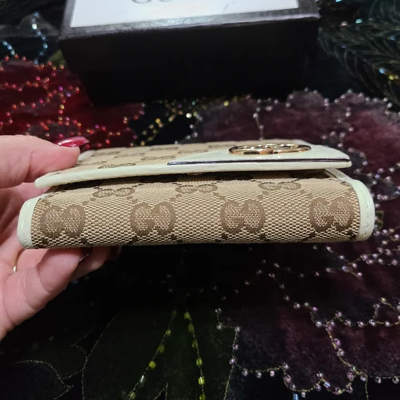 EUC Gucci Wallet - Picture 3 of 15